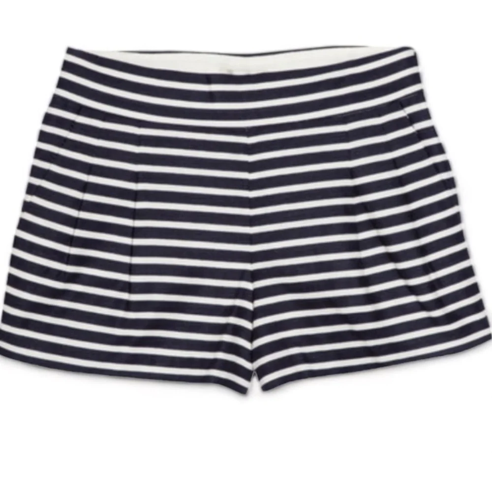 J Crew Striped Pleated Shorts With Pockets and Side Zipper Ladies Size 00 EUC